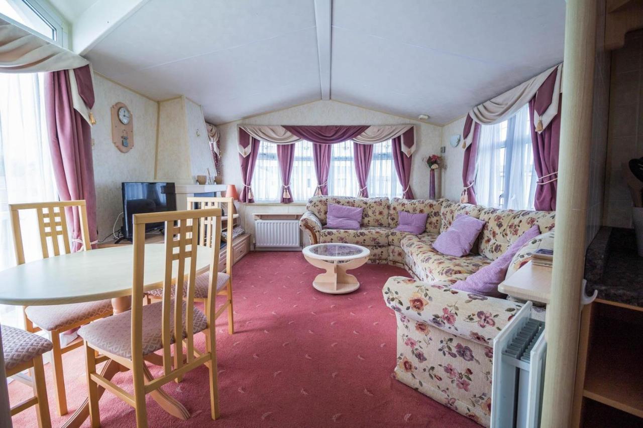 Brilliant Caravan For Hire At Manor Park In Hunstanton Norfolk Ref 23176K Hotel Bagian luar foto