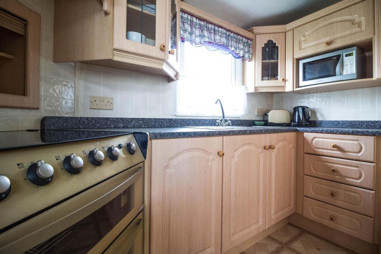 Brilliant Caravan For Hire At Manor Park In Hunstanton Norfolk Ref 23176K Hotel Bagian luar foto