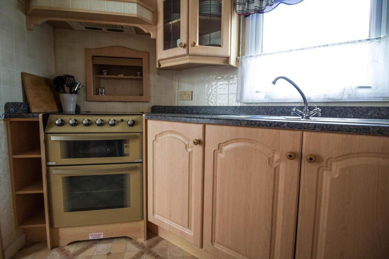 Brilliant Caravan For Hire At Manor Park In Hunstanton Norfolk Ref 23176K Hotel Bagian luar foto