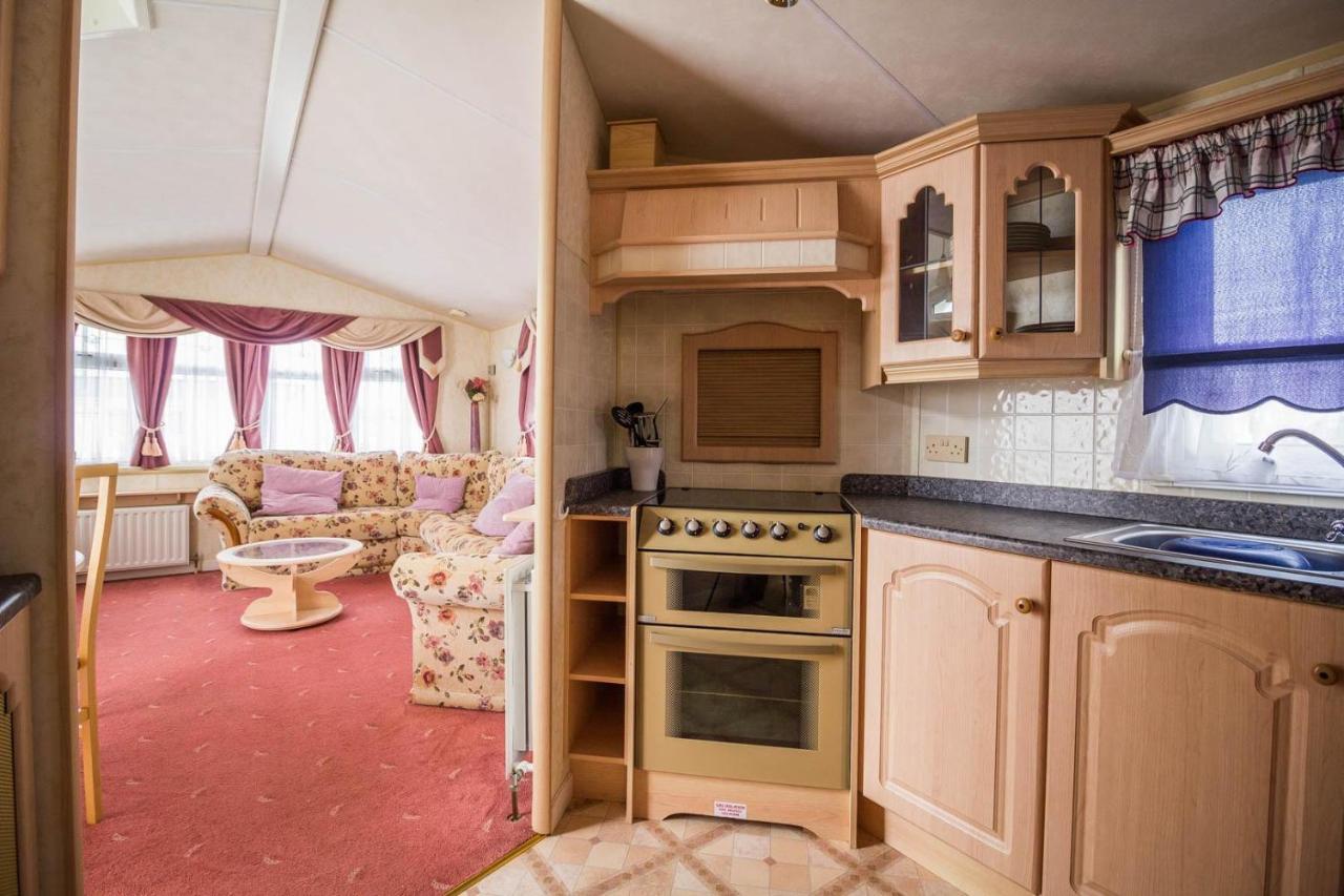 Brilliant Caravan For Hire At Manor Park In Hunstanton Norfolk Ref 23176K Hotel Bagian luar foto