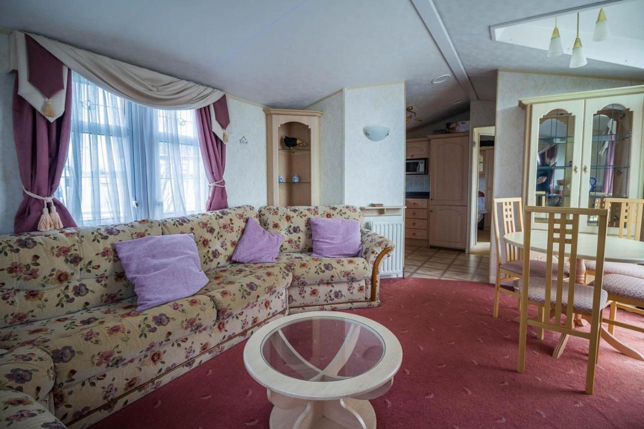 Brilliant Caravan For Hire At Manor Park In Hunstanton Norfolk Ref 23176K Hotel Bagian luar foto
