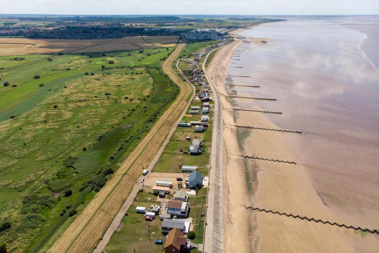 Brilliant Caravan For Hire At Manor Park In Hunstanton Norfolk Ref 23176K Hotel Bagian luar foto