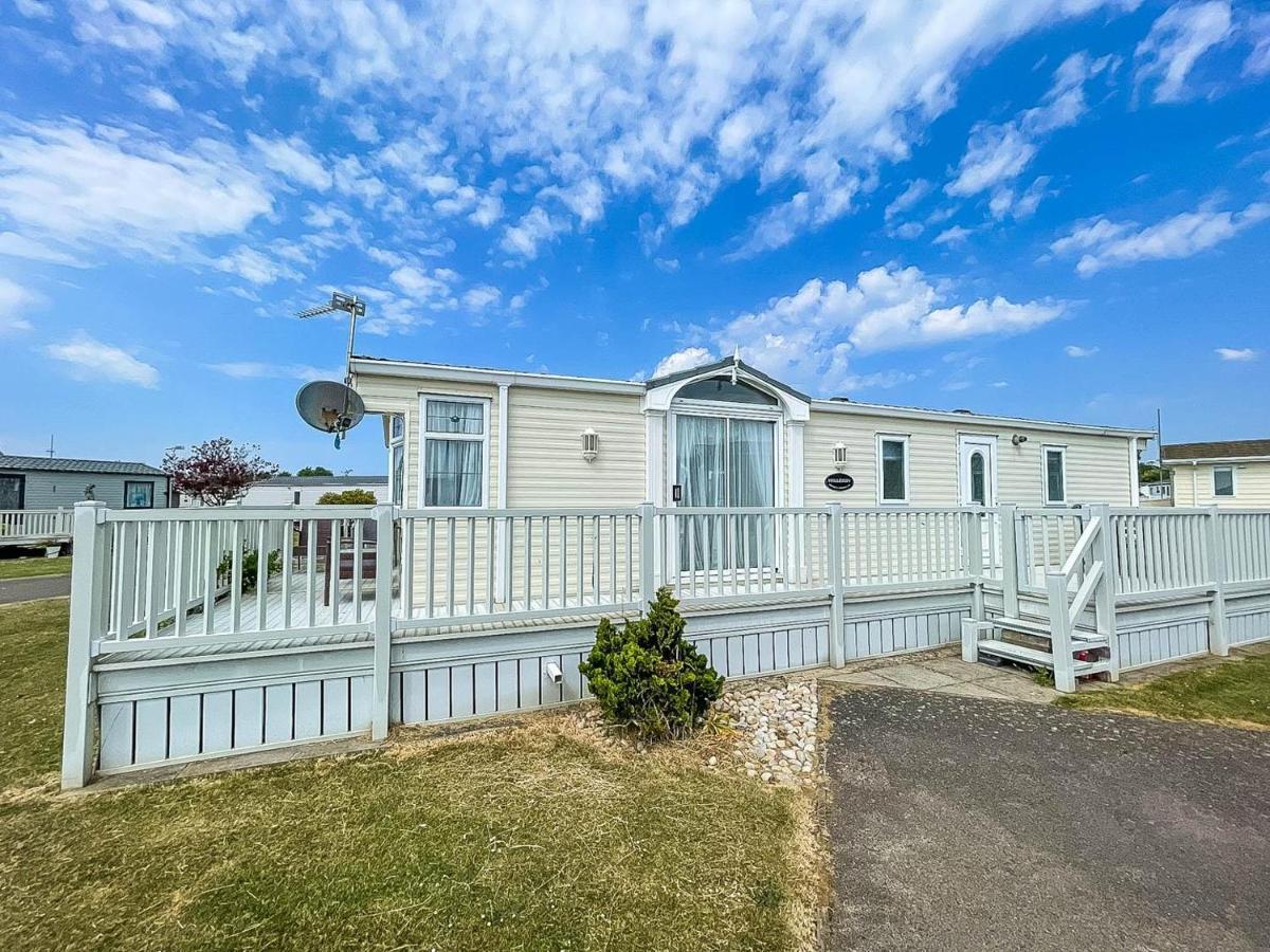 Brilliant Caravan For Hire At Manor Park In Hunstanton Norfolk Ref 23176K Hotel Bagian luar foto