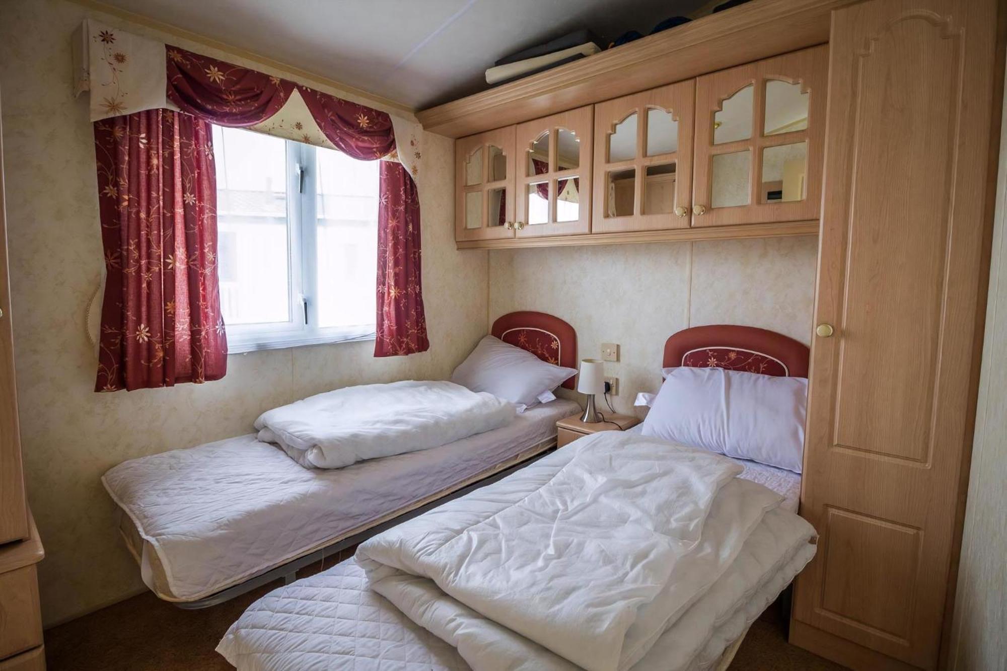 Brilliant Caravan For Hire At Manor Park In Hunstanton Norfolk Ref 23176K Hotel Bagian luar foto